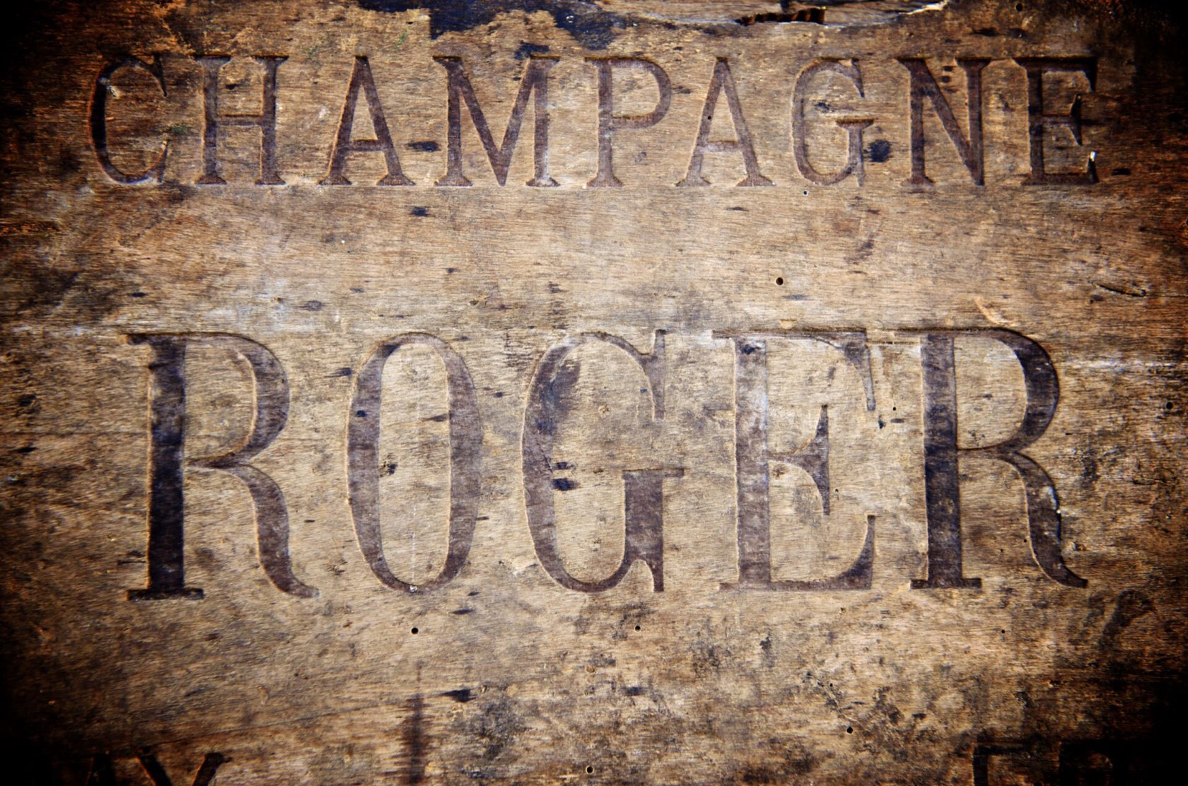Caisse en bois de champagne Pol Roger, lettres au pochoir