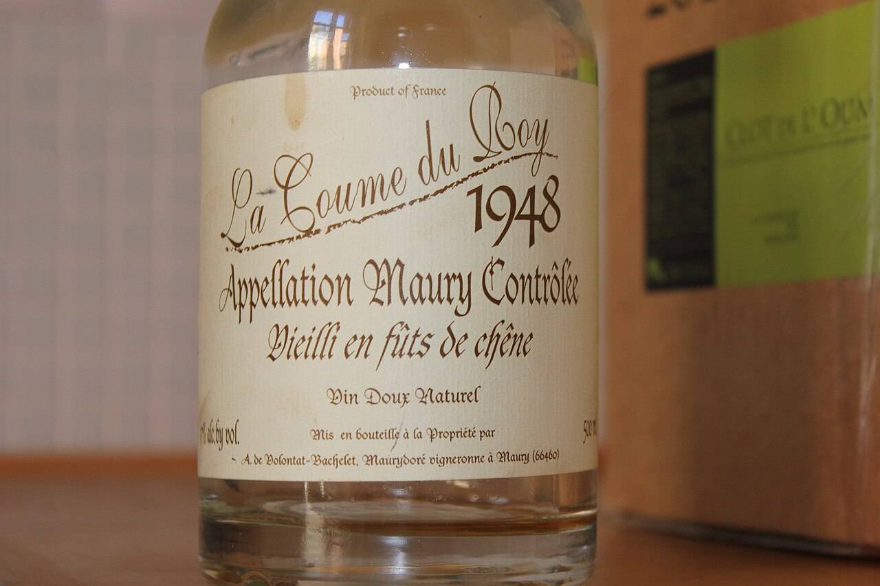 L’étiquette d’un Maury 1948 La Coume du Roy, vin doux naturel vieilli en fûts de chêne