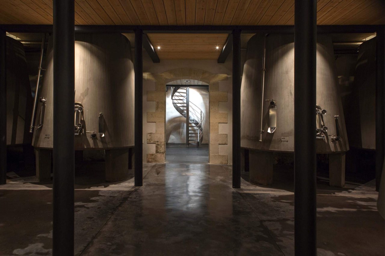 Le chai à barriques du Château Pontet-Canet